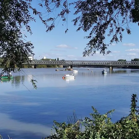 Apartment Au Calme En Bord De Loire Reze